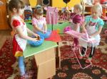 Игровой уголок: семья